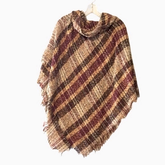 BOUCLE PLAID PULLOVER SHAWL /PONCHO - Picture 2 of 4